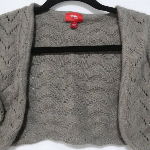 MASSIMO | small | Chic Crochet Cropped Cardigan - Picture 4 of 16